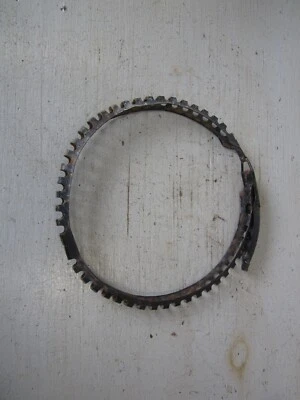 Abrazadera de carcasa de filtro de aire de motor de gasolina Ford F250 F350 1999-2004 Foto 1 de 3