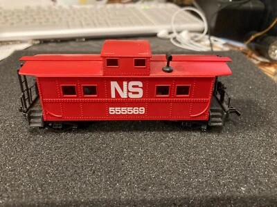HO SCALE LIFE-LIKE NS CABOOSE - Image 1 of 3