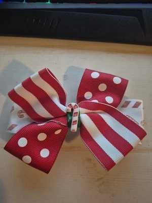 Lazo pelo bastón caramelo rojo y blanco 5" con mini pasador Foto 1 de 4