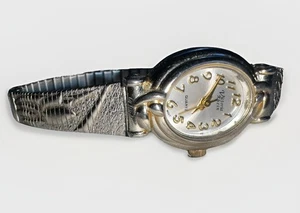 Victoria Rhein Oval Watch~Tulip Expansion Band~Romantic~New Battery - Picture 1 of 14