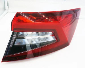 Original Skoda Karoq Rückleuchte rechts / 57A 945 208 - Bild 1 von 5