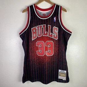 Mitchell & Ness Scottie Pippen Chicago Bulls Gradient Swingman Jersey Mens Sz XL - Picture 1 of 11
