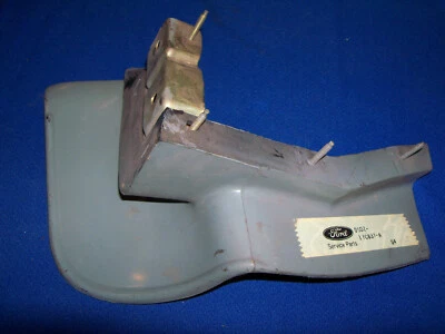 1975-1978 FORD GRANADA & MERCURY MONARCH TRASEIRO L.H. DEFLETOR DE PEDRA PARACHOQUE N.O.S. - Imagem 1 de 3