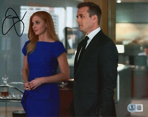 Sarah Rafferty Donna Paulsen Trajes TV Firmado 8x10 Foto con Beckett Certificado de Autenticidad BP59291 - Imagen 1 de 1