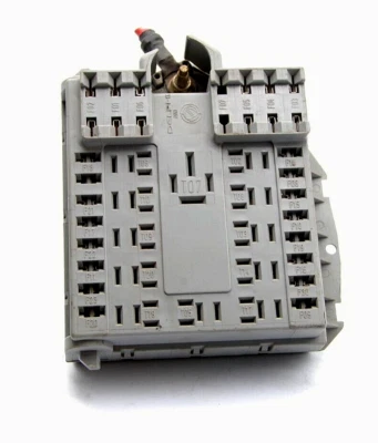 Motorraum Sicherungskasten Für FIAT Punto 1.2 1.4 8V Feuer 188 99-04 46766773 - Bild 1 von 4