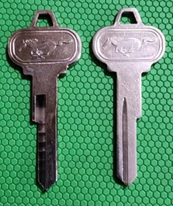 SET OF 2 1964-66 Ford Mustang Key BLANKS S1127MU door uncut keys Vintage - Foto 1 di 5