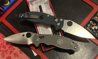 Spyderco Manix 2: Maxamet: FRCP To G-10: 2 Knives Are Included In This Auction! - Image 1 of 4