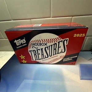 2025 Topps Shoebox Treasures EDIZIONE DA COLLEZIONE scatola vuota/tutto il contenuto NO TAGLI - Foto 1 di 3