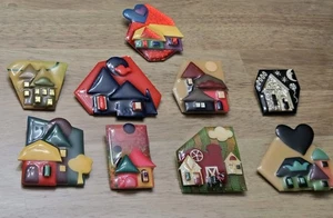 SELTENES VINTAGE NACHLASS KONVOLUT 9 HAUS PINS VON LUCINDA! SCHEUNE, Y2K, ETC. SEHR SCHÖN! - Bild 1 von 12