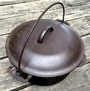 Vintage Lodge No 8 Cast Iron Bean Pot w Basting Lid 1 Gal Cauldron Flat 1940s - Picture 1 of 17