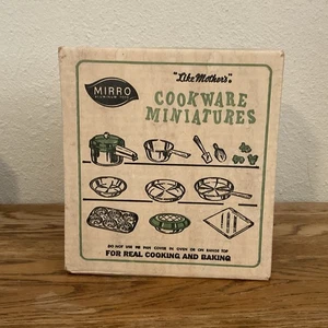 Vintage Mirro "Wie Mutter" Miniatur Kochgeschirr Set T-0255-73 Neu aus altem Lagerbestand versiegelte Schachtel - Bild 1 von 8