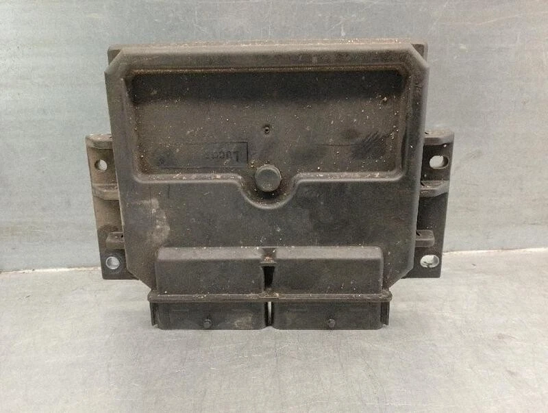 7700114873 centralina motore per RENAULT MEGANE I FASE 2 BERLINA (BA0) 5077497 - Immagine 1 di 4