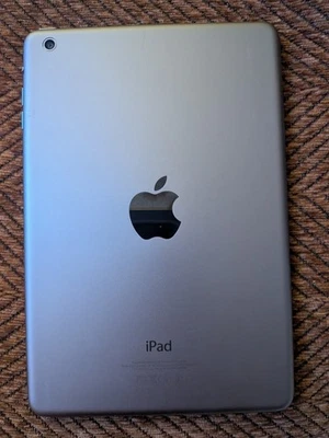 Apple IPad mini - 1st Gen 16 Gb, version 9.3.5 - Image 1 of 2