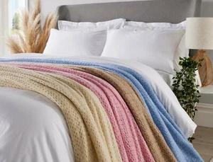 Diana Cowpe Blanket 100% WOOL CELLULAR BLANKET KING SIZE Lightweight Adult Size - Picture 1 of 5