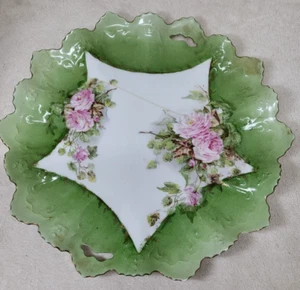 1900's Plate "Star" Made in Austria. Green & Gold. Pink roses - Picture 1 of 6