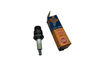 Bujía de encendido AC C83 comercial anillo de fuego antiguo fondo de almacén - Imagen 1 de 4