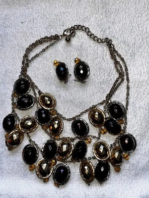 Conjunto de colar e brinco Cyrus tom dourado e marrom - Imagem 1 de 4