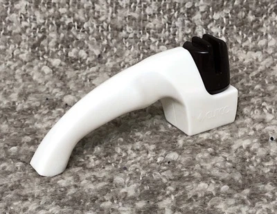 AFILADOR DE CUCHILLOS CUTCO: de mano, tira a través, mango blanco perla - EE. UU. Foto 1 de 4