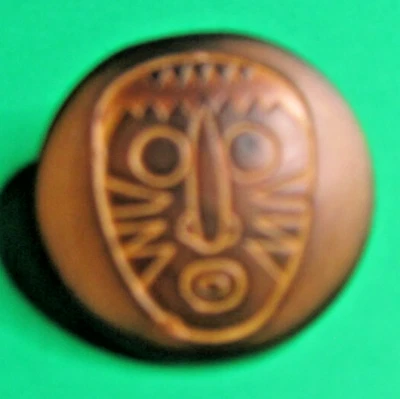 MODERN 3/4" INCISED FACE MASK on BROWN TONES WOOD SHANK NOVELTY BUTTON-S672 - Image 1 of 2