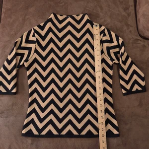 WHITE + WARREN CASHMERE SWEATER CHEVRON BEIGE AND BLACK SMALL - Picture 1 of 12