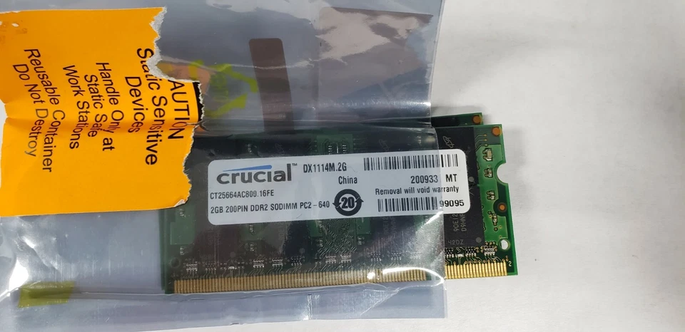Crucial CT25664AC800 2GB 200PIN DDR2 SODIMM PC2-640 - Image 1 of 1