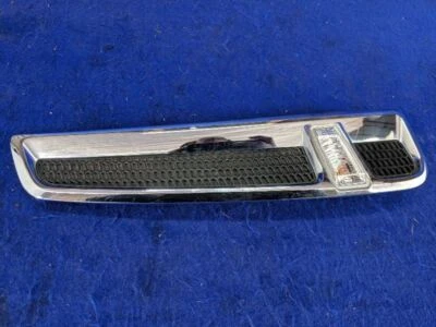 Chevrolet Caprice SS 2014-2017 pasajero esquina luz de estacionamiento luz de giro lámpara de estacionamiento Foto 1 de 4