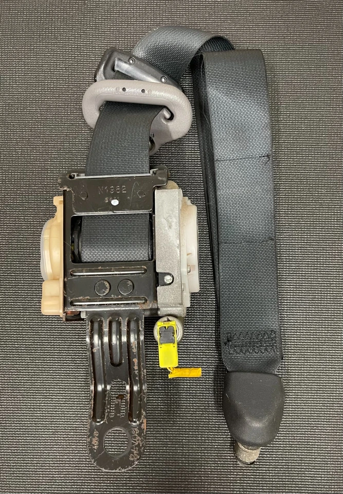 Cinturón de seguridad lateral Nissan Pathfinder 2002 2003 pasajero delantero derecho OEM Foto 1 de 4