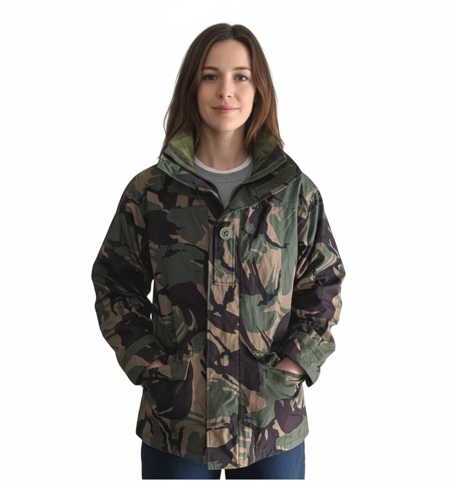 Chaqueta Gore-Tex, Abrigo de Lluvia Impermeable Camuflado DPM, Caminar, Senderismo. Tallas para mujer Foto 1 de 3