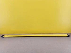 NEW Banner SLLCE23-1470-S EZ-SCREEN LS Cascading Light Curtain Emitter, 1470 mm - Picture 1 of 7