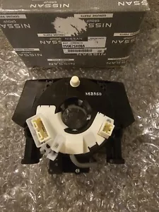 NEW GENUINE NISSAN SQUIB SPIRAL CABLE CLOCK SPRING NAVARA PATHFINDER 255675X00A - Picture 1 of 16