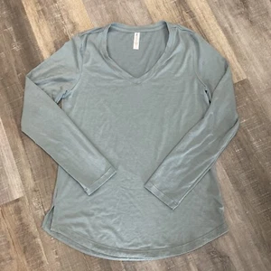 Athleta Essential V-Neck Top Long Sleeve Blue Small Athleisure Yoga Gym Comfort - Picture 1 of 15