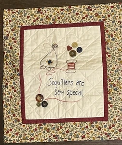 Gesteppte Stickerei VERZIERT Granny Chic Landhaus Kern QUILTERS WANDBEHANG - Bild 1 von 7