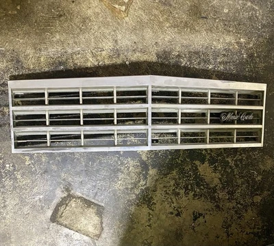 Chevrolet Monte Carlo 1983-1986 parrilla delantera cromada (excepto 1986 LS) Foto 1 de 2