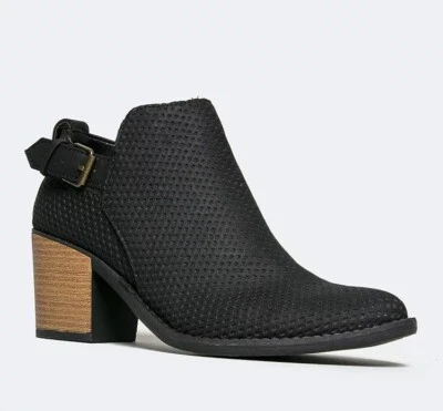 Qupid Tobin Perforated Buckle Slip On Stacked Heel Ankle Boot Bootie Size 6.5 - Image 1 of 4