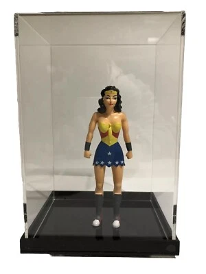 1984 Wonder Woman Bendable Action Figure DC Comics￼ With Display Case￼ Vintage - Image 1 of 4