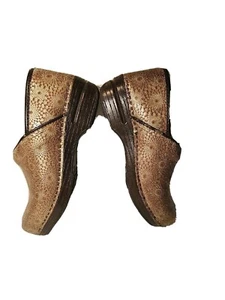 Womens Dansko XP Bronze Gold Medallion Embossed Clogs US Size 7 nursing. UK 38 - Picture 1 of 13