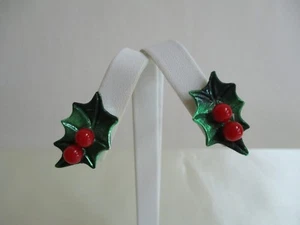 Vintage Holly Leaf And Berry Screw Back Earrings Silver Tone Resin Enamel  - Picture 1 of 4