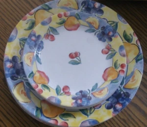 Corelle Fruit Basket 4 Dinner Plates 10-1/4" & 4 Bread/Dessert Plates 7-1/4". M4 - Picture 1 of 3