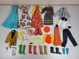 Vintage Konvolut Barbie Ken Kleidung Schuhe Zubehör - Bild 1 von 15