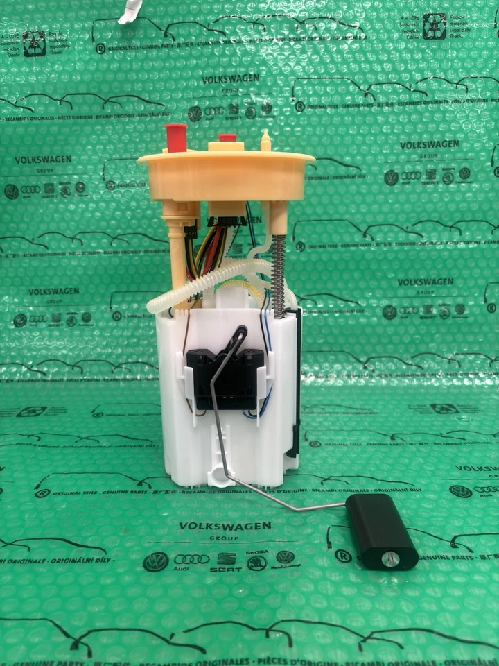 New Genuine VW Crafter Fuel Delivery Unit 2N0919050D 2017+ - Image 1 of 4