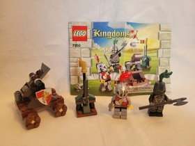 LEGO Kingdoms #7950 Knight's Showdown (2010)  Complete with Instructions