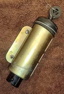 1976 Cadillac Eldorado RH PASSENGER Door Power Lock Actuator - Works Great! - Picture 1 of 15