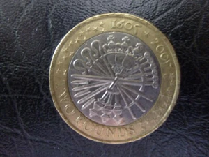 Moneda de 2 libras 1605-2005 recuerda el 5 de noviembre - Imagen 1 de 2