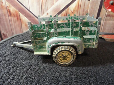 Remolque de granja de metal Hubley Stake ~ angustiado~#800~hecho en Estados Unidos~decoración de granja Foto 1 de 4