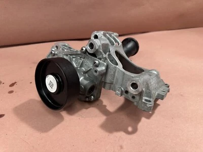 Conjunto de bomba de agua BMW G30 540I 530I bomba de refrigerante con soporte OEM 44K millas Foto 1 de 4