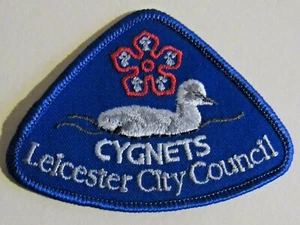CLOTH BADGE PATCH SWIMMIMG CYGNETS LEICESTER CITY COUNCIL CLUB WATER SPORT - Picture 1 of 1
