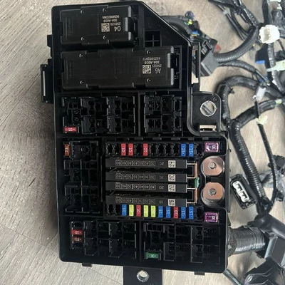 Honda Civic 2.0 2023 OEM ARNÉS DE CABLES, SALA DE MOTORES, módulo semiconductor y relé Foto 1 de 4