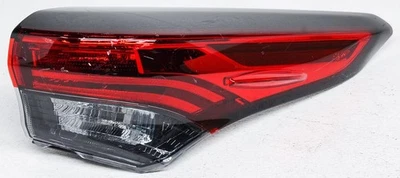 原始设备制造商丰田 Highlander 右乘客侧 LED 尾灯 81550-0E230 - 镜头芯片 — 第 1/4 张图片
