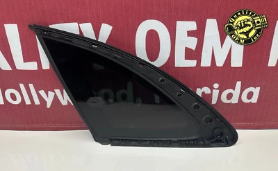 Jaguar F-Pace 2017-2024 trasero izquierdo (lado del conductor) cuarto de ventana vidrio tintado OEM Foto 1 de 4