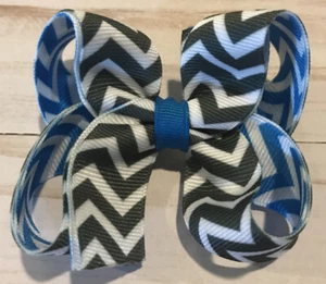TaylorMade Custom Boutique Hair Bow Gray White Island Blue Chevron New CLEARANCE - Picture 1 of 1